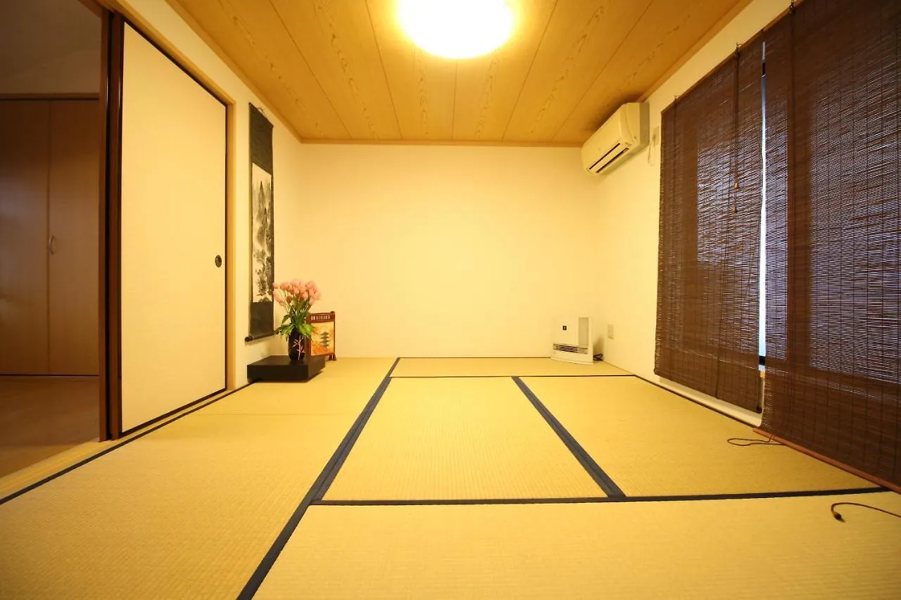 Trad Guest House Kyoto Kyomachiya 0*,